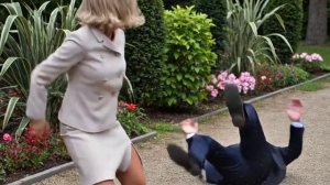 Так вот почему он был в темных очках