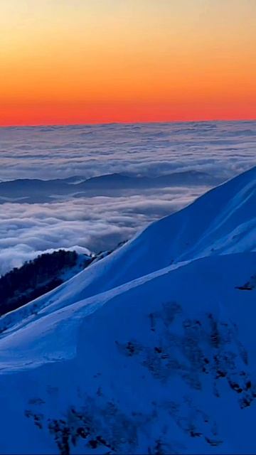 🧡Февраль радует нас яркими закатами Такую красоту сняли в горном кластере Красной поляны💙🤩💯🔥? смотреть онлайн