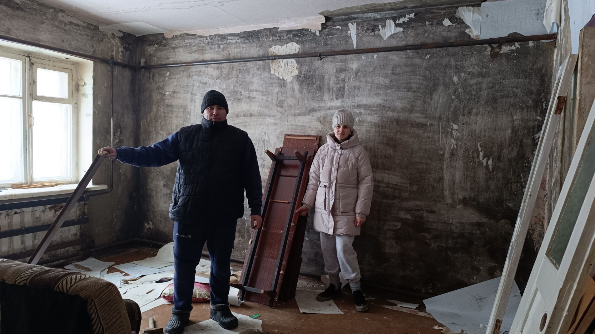 КУПИЛИ КВАРТИРУ В РОССИИ/БЮДЖЕТНЫЙ РЕМОНТ СВОИМИ РУКАМИ смотреть онлайн