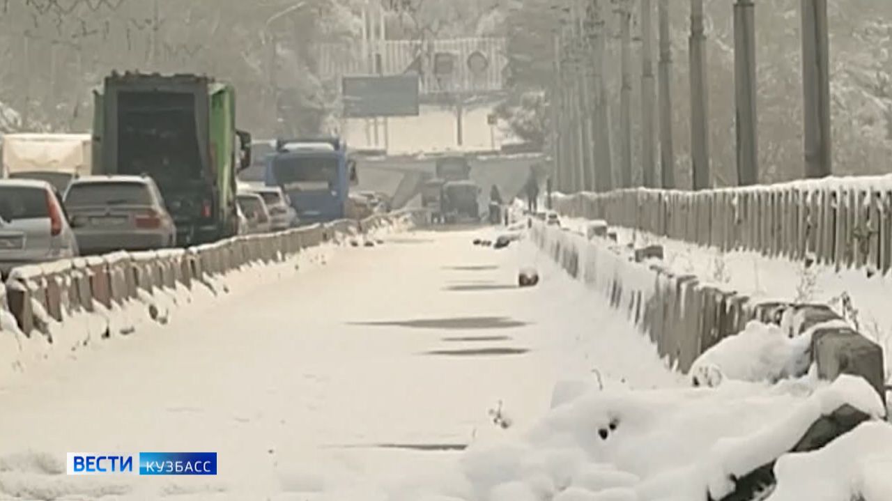 Не нашли подрядчика: ремонт Запсибовского моста в Новокузнецке снова отложен смотреть онлайн