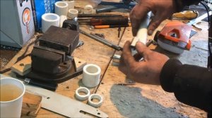 Шикарный вариант цепной пилы из триммера и трубы ПВХ!)