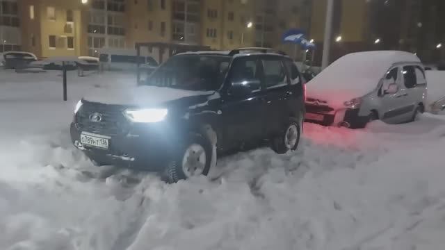 Niva Travel 1.8  или зачем нужна Нива в городе и деревне_   Запуск в -30. Рассуждения о комфорте ...