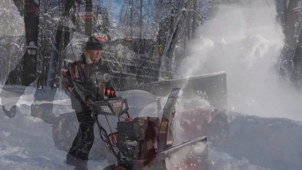 Гусеничный бензиновый снегоочиститель мощностью 9,1 кВт  ELITECH