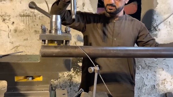 Ремонт полуоси грузовика. Сварочные и токарные работы. Пакистан