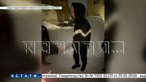 Люди, называющие себя скинхедами, устроили публичную порку подростка в центре города