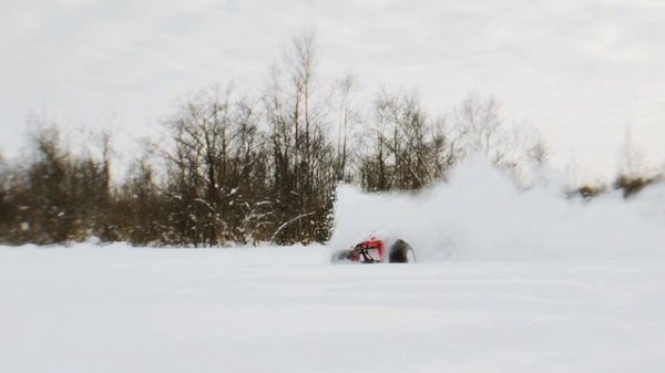 В погоне за зимней гонкой RC Monster Truck Team Losi LST2 XXL