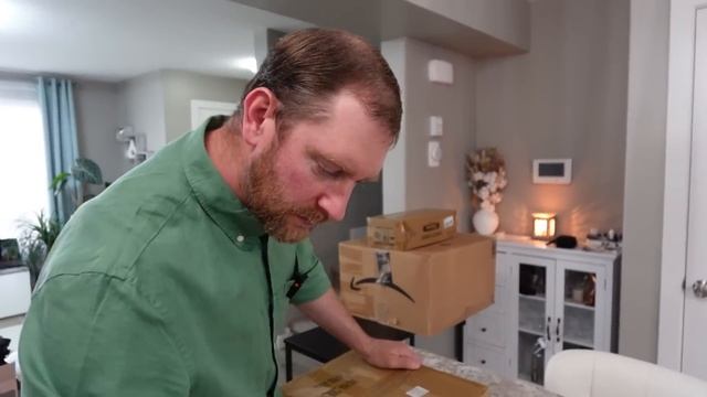 Потерянные посылки! РАСПАКОВКА, которая нас ПОРАЗИЛА!(Happy Family in CANADA) смотреть онлайн