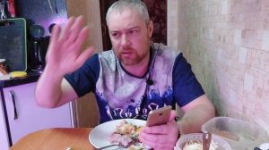 Ответы на вопросы. Холодец с горчицей и аджикой + яичница. Мукбанг, еда на камеру, Россия.