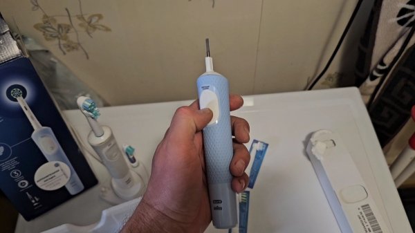 Электрическая зубная щётка Vitality Pro обзор распаковка