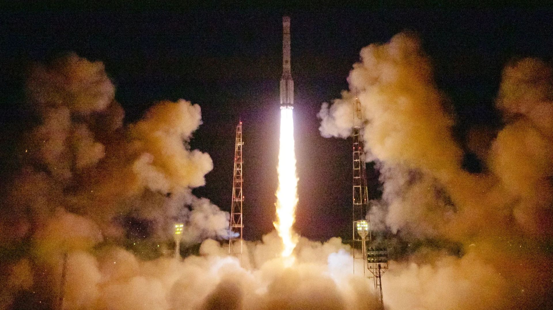 Ракета «Протон-М» с метеоспутником «Электро-Л» стартовала с Байконура смотреть онлайн