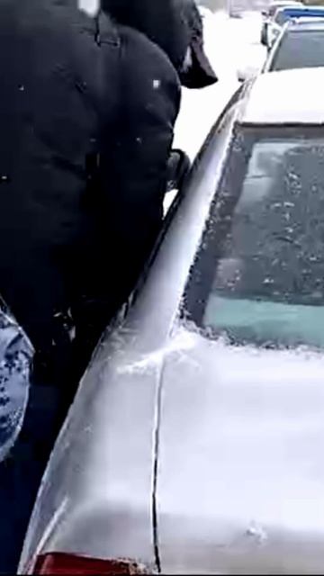 Задержан мужчина, нападавший с ножом в детском саду Оренбургской области смотреть онлайн