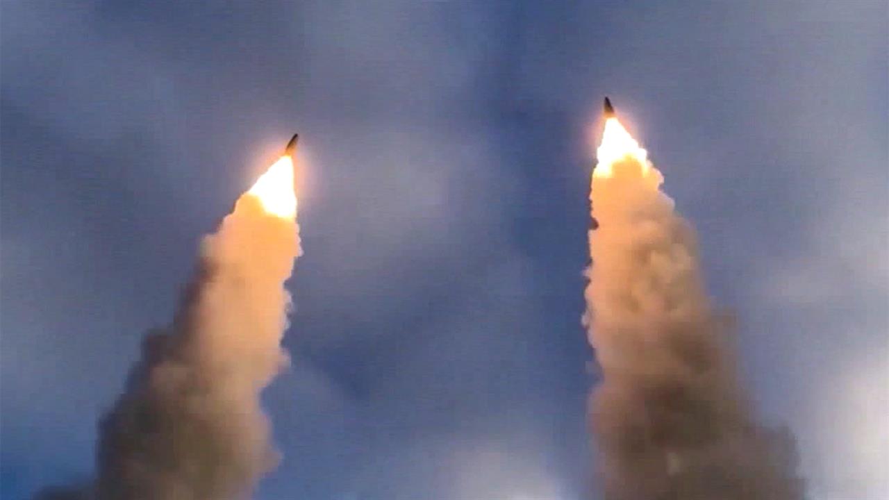 Российская армия нанесла групповой удар по украинским военным тылам. смотреть онлайн