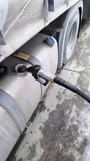 Почему в США европейские траки так и не стали массовыми? смотреть онлайн