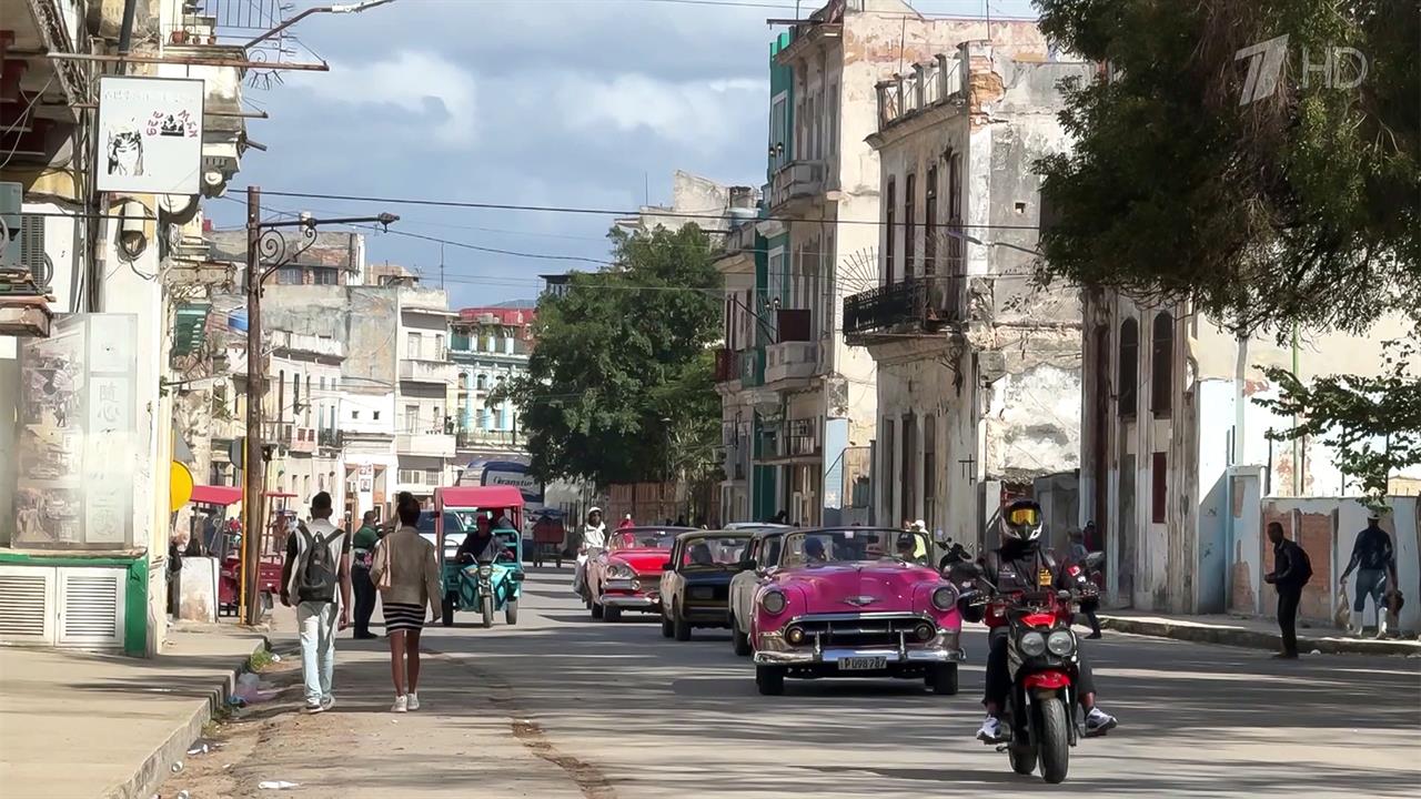 Россия в ближайшее время планирует направить на Кубу нефть в качестве гуманитарной помощи. смотреть онлайн