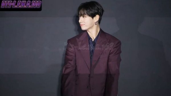 Красивущий 😍Ааааа....Чонгук на вечеринке HUBLOT