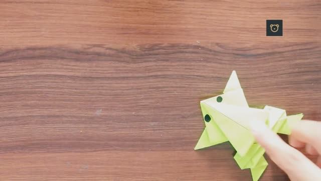 Прыгающая лягушка оригами за 5 минут — ребёнок в восторге! 🐸✨ Прыгающая лягушка оригами за 5 минут — ребёнок в восторге! 🐸✨