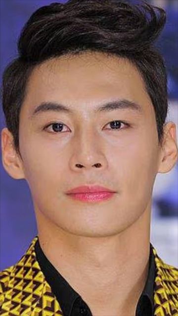 «Скучаю, завидую, сожалею». Зачем Чон Ын У поставил себя в ряд с ушедшими гениями? смотреть онлайн