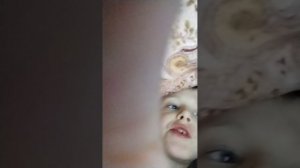 попробуем канфету она была очень твёрдая
Я чуть не сломал
зуб аааа!!!