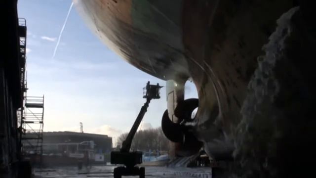 Очистка кораблей высоким давлением