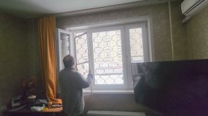 Какие москитные сетки лучше подойдут на пластиковые окна с внешними металическими решётками