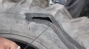 Восстановление разорванной гигантской шины.