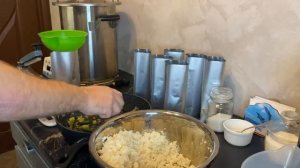 рис с мясом и овощами в автоклаве