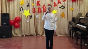 Гаврилов Марк
муз. А. Пахмутовой сл. Н.Добронравова
"Трус не играет в хоккей"