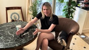 Анкора не любит тех кто умнее и красивее и МОЛОЖЕ её самой