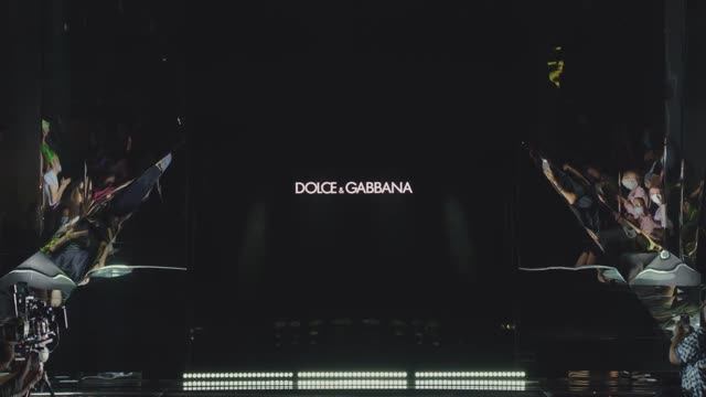Показ женской коллекции Dolce & Gabbana весна-лето 2022