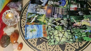 Что происходит за спиной 🔮 таро расклад