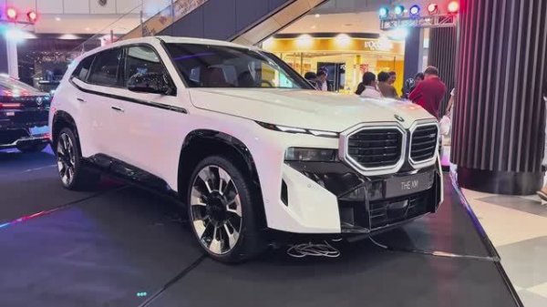BMW XM 2026 - Интерьер и Экстерьер
