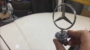 Как снять \ поставить значок капота на Мерседес W124, W201, W210, W202, W140, W126 и многих других