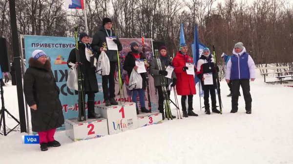 «Лыжня России» объединяет поколения – сюжет «Вестей»