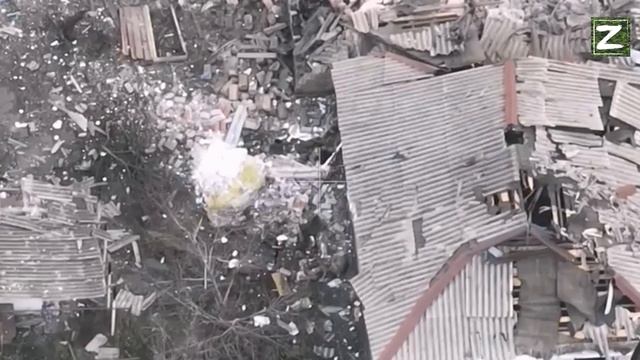 СВО Под Красноармейском хохлы сдаются от безнадеги. смотреть онлайн