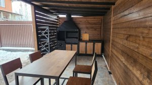 Беседка с мангальным комплексом и мебелью