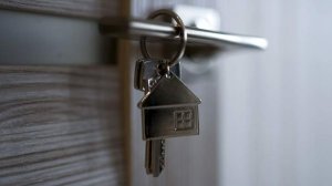 В Москве педагог купила квартиру у пенсионерки и осталась без жилья