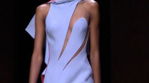 Показ женской коллекции Versace осень-зима 2016-2017