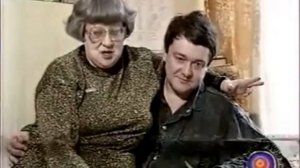 Валерия Новодворская сидит на коленях у Сергея Жарикова