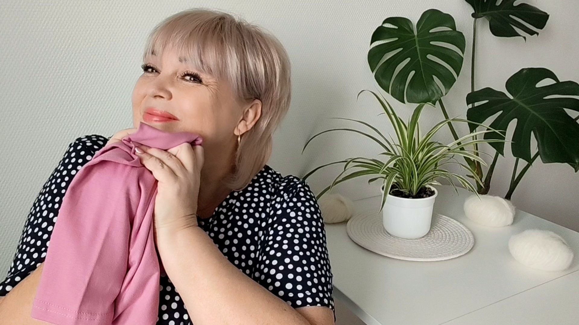 ТЕПЕРЬ Я БУДУ СКУПАТЬ ВСЁ РОЗОВОЕ! смотреть онлайн