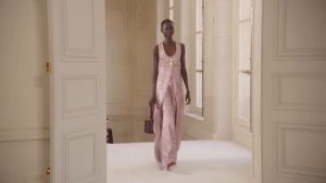 Показ женской коллекции Giambattista Valli осень-зима 2025-2026