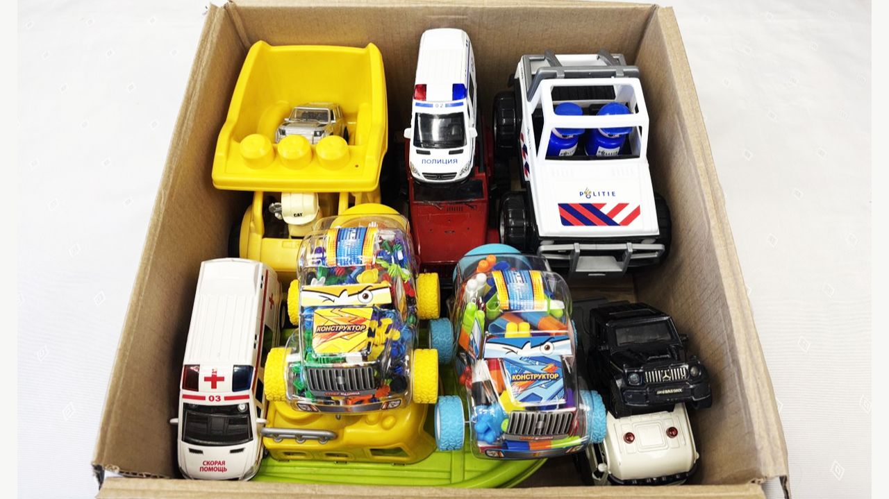 Мультики для детей. Яркие Машинки едут по трассе Мультики про машинки в коробке для малышей смотреть онлайн