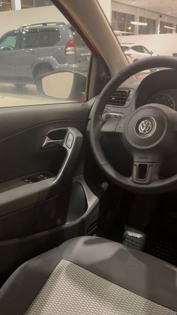 Volkswagen Polo '2010 смотреть онлайн