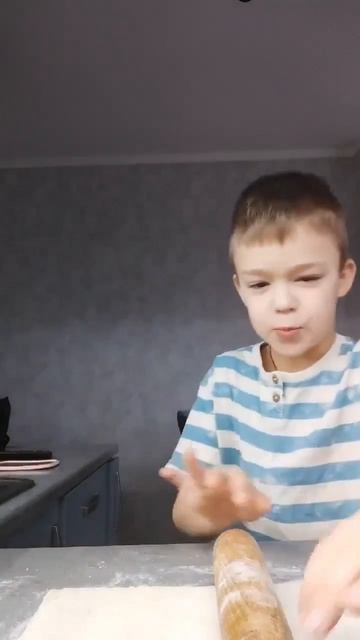 Пирог с капустой #DVA_NIK#кулинария,#пирогскапустой#двойняшкирулят#вкусно#хочумогу#хочулайки