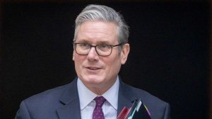 Стармер осудил миллиардера Рэтклиффа за слова о колонизации Британии мигрантами