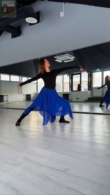 Yoga Dance соединяет в себе всю силу йоги и танца 🧘🏻♀️✨#йога #йогамосква #танцы #танцымосква Yoga Dance соединяет в себе всю силу йоги и танца 🧘🏻♀️✨#йога #йогамосква #танцы #танцымосква