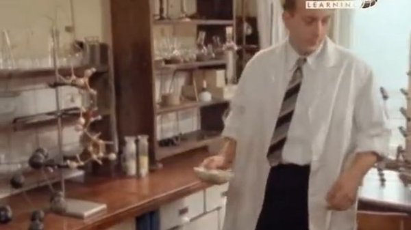 55. От атома к молекуле - Лайнус Полинг и природа химических связей