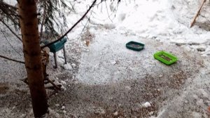 снега много