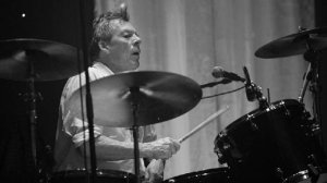 Барабанщик группы The Pogues Эндрю Ранкен умер в возрасте 72 лет