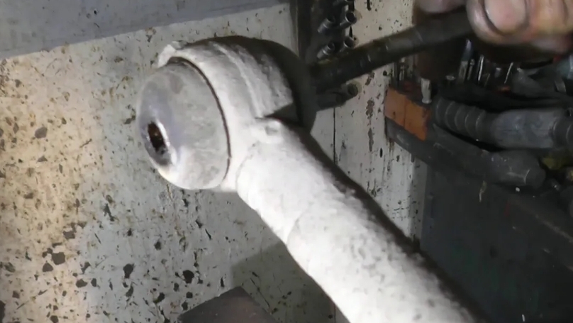 Замена сайлентблоков рулевых тяг Таврия Нова