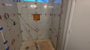 Душевая для колясочника. Закончили ремонт на лодке. Плиточник в Америке(PGLive)